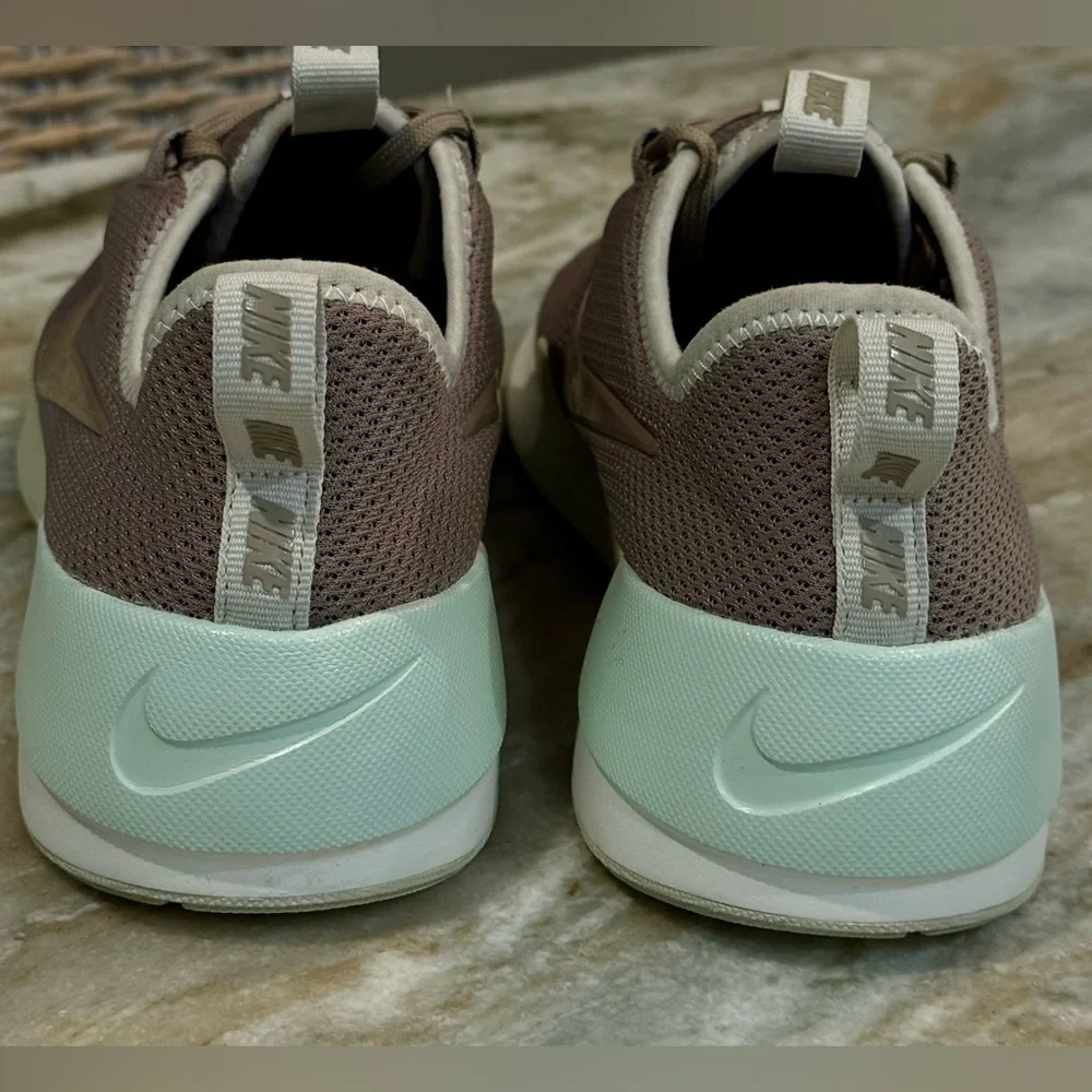 Women’s NIKE Ashin modern sneakers- sepia stone. Size 11